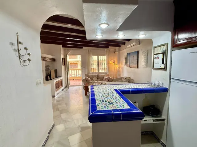 Apartamento con piscina comunitaria, Alicante, Torrevieja. 2 habitaciones, 66 m2, 200 metros del mar — 5