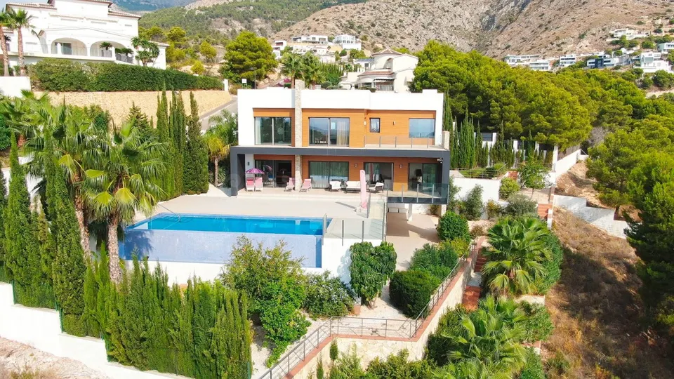 Espectacular villa con mucha privacidad en Altea