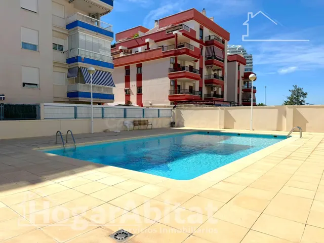 ¡CERCA DE LA PLAYA! PRECIOSA PLANTA BAJA CON TERRAZA, GARAJE - foto 2