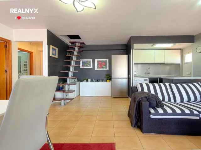 La Veleta! Exclusivo ático reformado con encanto + Amplia terraza con vistas maravillosas al mar (200 m de la playa) — 8