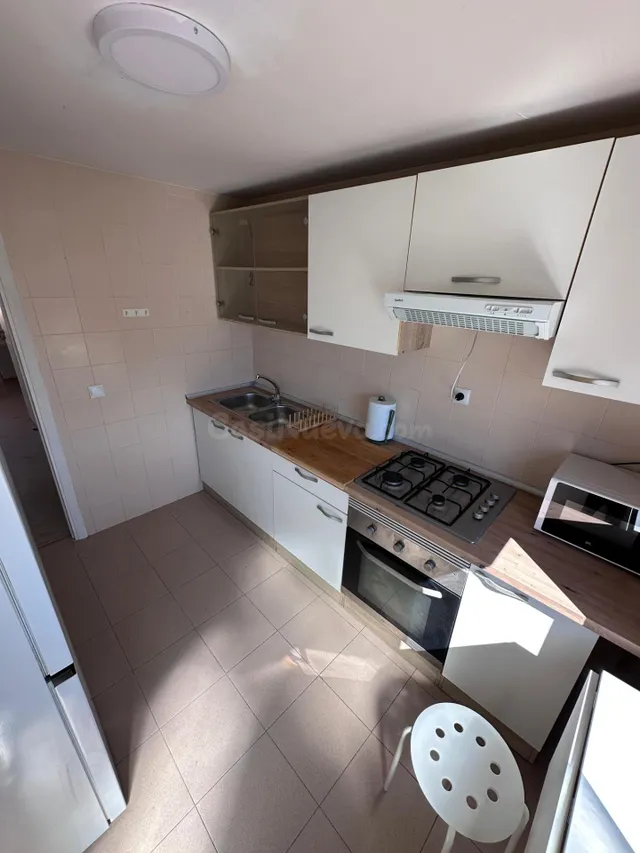 SE ALQUILA PISO POR habitaciones PARA ESTUDIANTES - foto 3