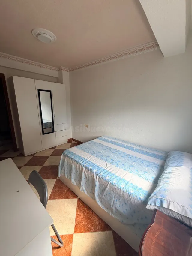 ¡Fantástica vivienda en alquiler con 4 dormitorios! — 4