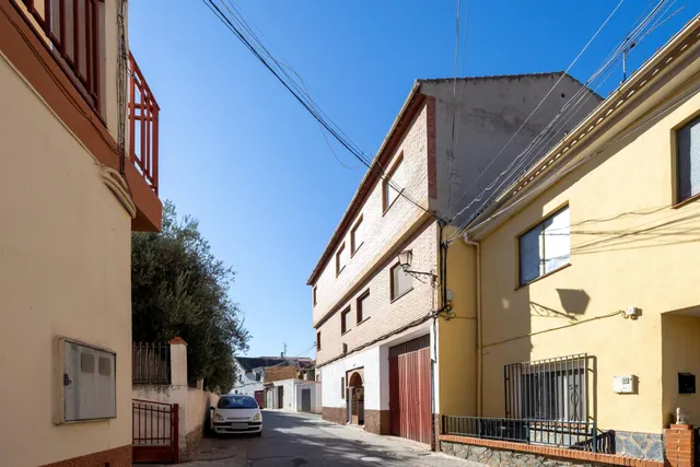 SE VENDE AMPLIO PISO EXTERIOR EN DÚRCAL GRANADA INCLUYE LOCAL — 31
