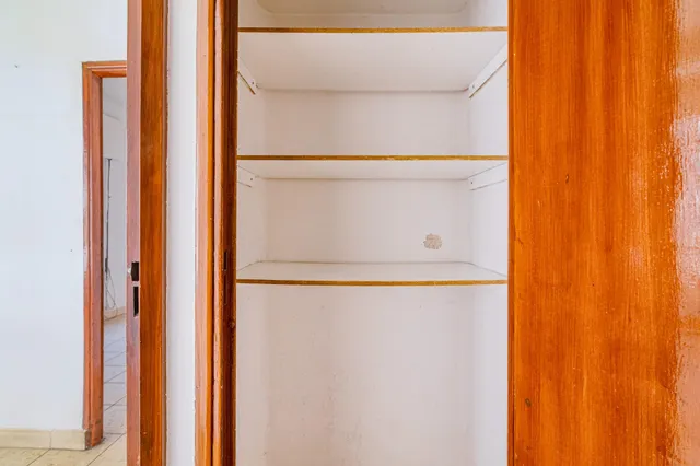Oportunidad Única: Amplio Piso para Reformar en Camino de Ronda ✨ — 31