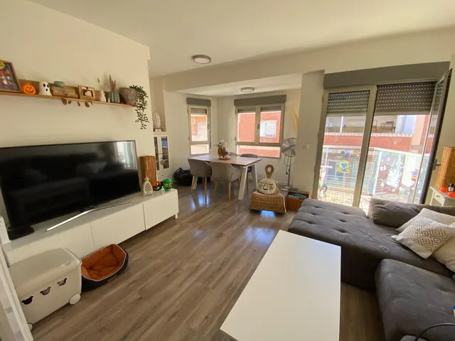 Ático de 3 Dormitorios y 2 Baños con Terraza privada en zona - foto 2