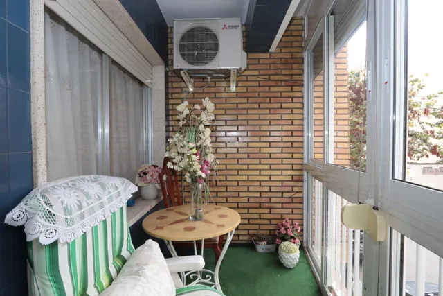 Piso en venta junto a calle Ángel Bruna de 110 m2, 3 dormitorios, baño y aseo, balcon y terraza acristalada — 16