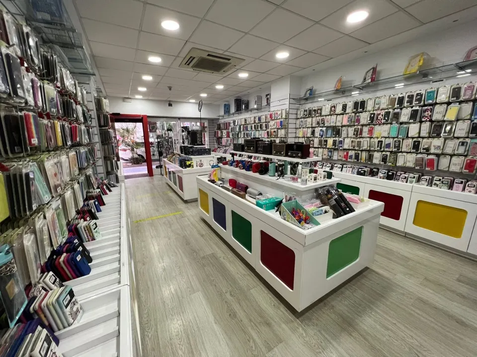 LOCAL COMERCIAL EN AVENIDA PRINCIPAL