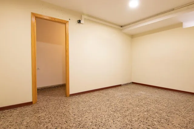 LOCAL COMERCIAL EN VENTA EN CALLE BENIGAFULL — 19