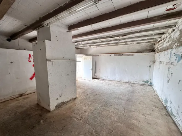 Se vende casa en la bisbal del penedes, zona priorat bisbal — 39