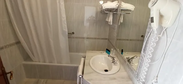 PRECIOSO HOTEL, TOTALMENTE REFORMADO EN ARCOS DE LA FRONTERA — 19