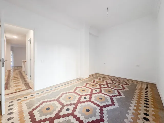 Exclusivo piso reformado a estrenar junto a la avenida del puerto — 10