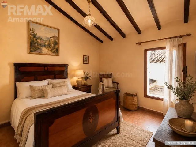 Casa de pueblo con gran POTENCIAL para reformar en el centro - foto 5