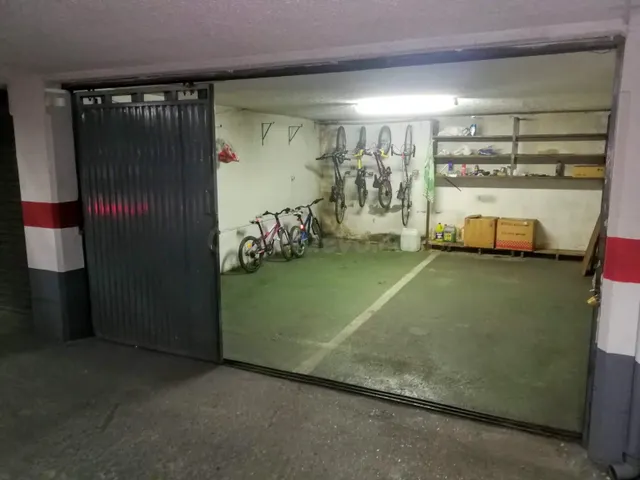 MONCASA VENDE 2 Plazas de garaje, cerradas - foto 3