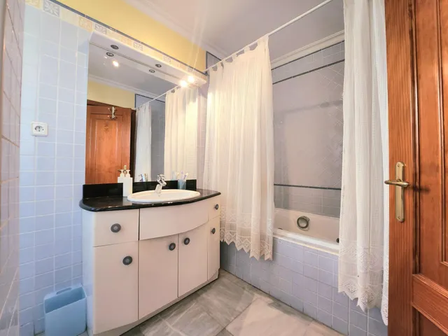 IMPRESIONANTE CASA EN CENTRO DE ALCALA DE UNA SOLA PLANTA CON LOCAL COMERCIAL Y GARAJE. — 18