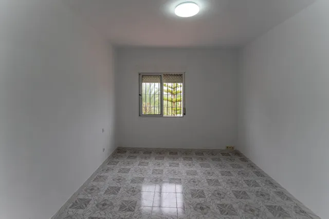 Exclusivo Chalet en Alhaurín el Grande con Piscina y Amplias Vistas — 36