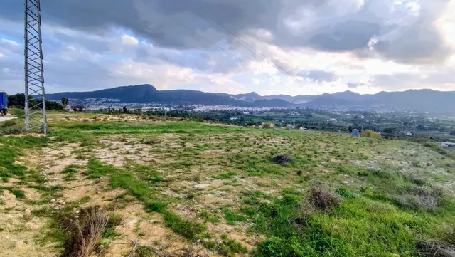 Se vende parcela de suelo en parte urbano, con pozo - ALHAURÍN DE LA TORRE — 23