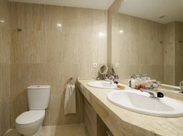 Elviria - Piso, 2 Dormitorios, Terraza, Garaje, Pisicina — 12