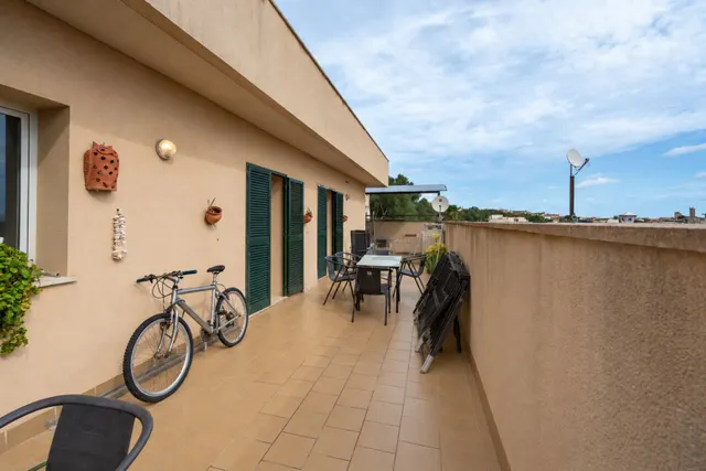 Planta baja con amplia terraza y parking — 37
