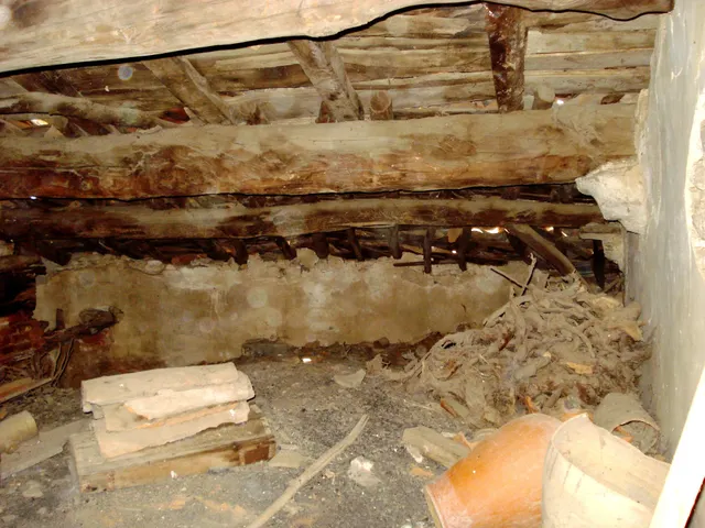 Se vende piso para reformar con Tejado Reformado — 15