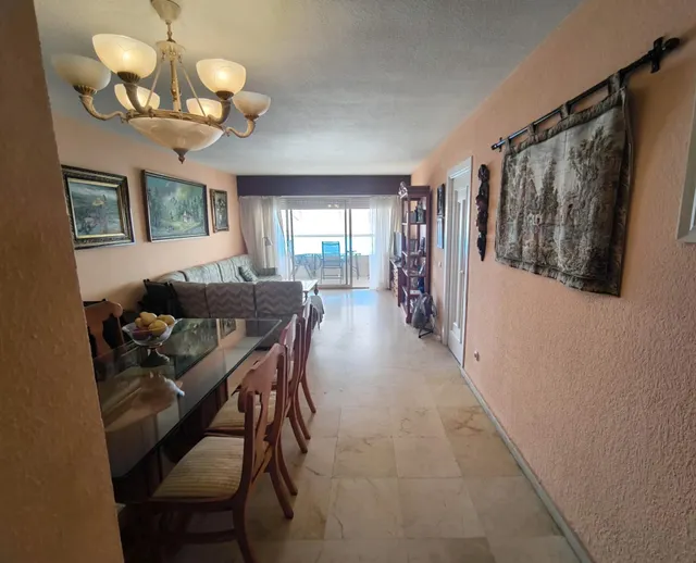 PRIMERA LÍNEA DE PLAYA. ZONA CENTRO DE FUENGIROLA. 3 DORMITORIOS. 2 BAÑOS. 1 ASEO — 10