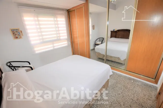 Luminoso piso esquinero con dos balcones y dos plazas de garaje incluidas — 12