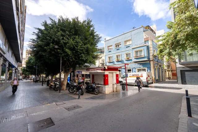 Vivienda en el centro de Almería para reformar. — 22