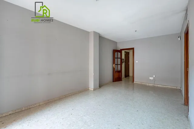 Espacio, luz y comodidad en una vivienda con grandes posibilidades en zona Alcampo — 7