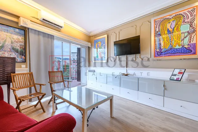PISO LISTO PARA ENTRAR A VIVIR CON GRAN BALCÓN/TERRAZA EN LA NOVA ESQUERRA DE L'EIXAMPLE — 3