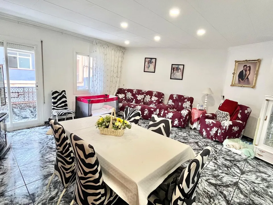 Amplio y Luminoso Piso en Can Rull, Sabadell por solo €329.000