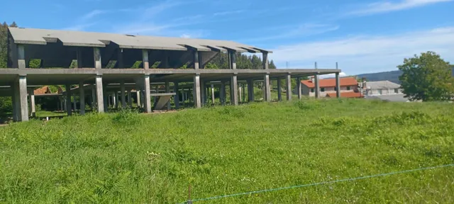 EDIFICIO - RESIDENCIA EN CONSTRUCCIÓN — 2