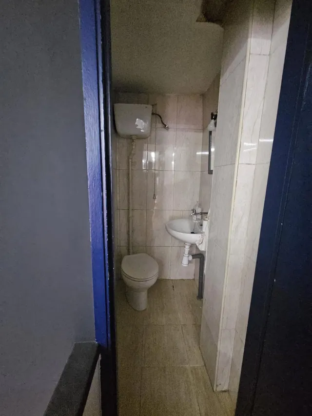 !!!!!se traspasa local comercial en plena calle centrica muy transitada en Ourense¡¡¡¡ — 21
