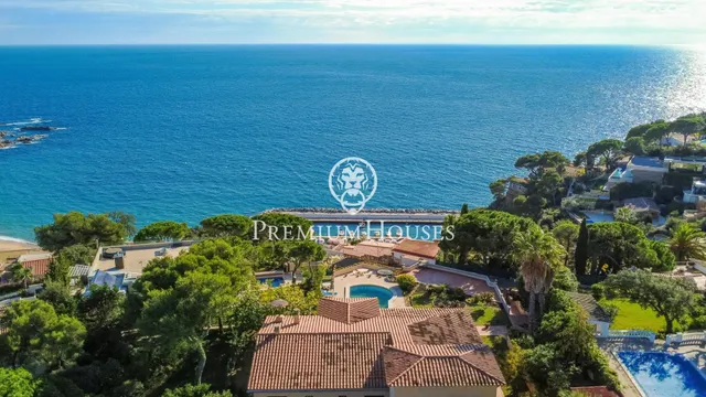 Exclusiva casa en venta en Cala Canyellas en Lloret de Mar — 42