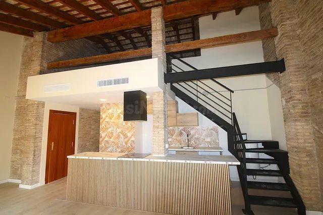Vivienda singular con terraza en Castellar. - foto 2