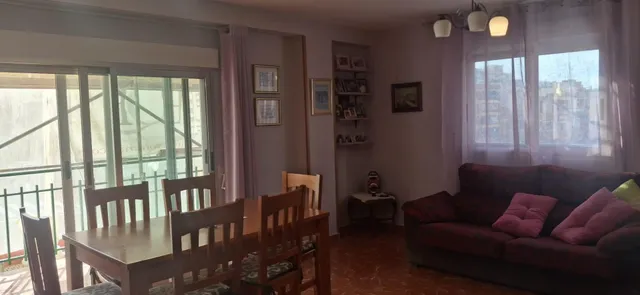 PISO DE TRES DORMITORIOS Y DOS BAÑOS A 300 METROS DE LA PLAYA — 3