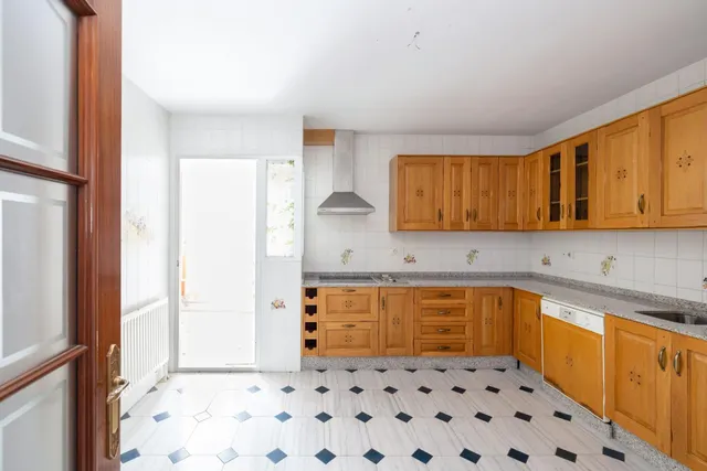 🏠 AMPLIO PISO EN EL CENTRO DE ALCALÁ LA REAL – 190 m2 CON TERRAZA Y OPCIÓN DE GARAJE — 7