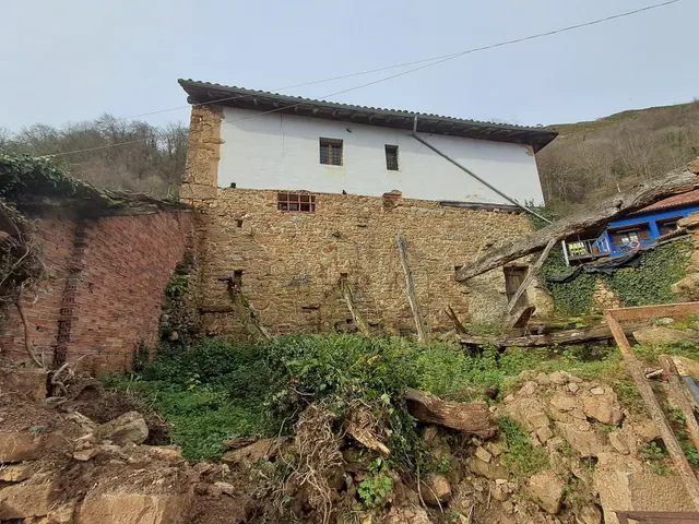 CASA DE PIEDRA EN ZONA RURAL — 8