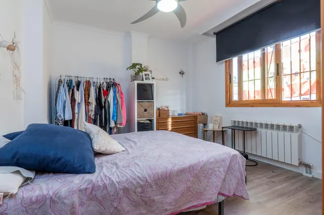 CHALET CON PISCINA Y JARDÍN A SOLO 10 MINUTOS DE GRANADA — 50