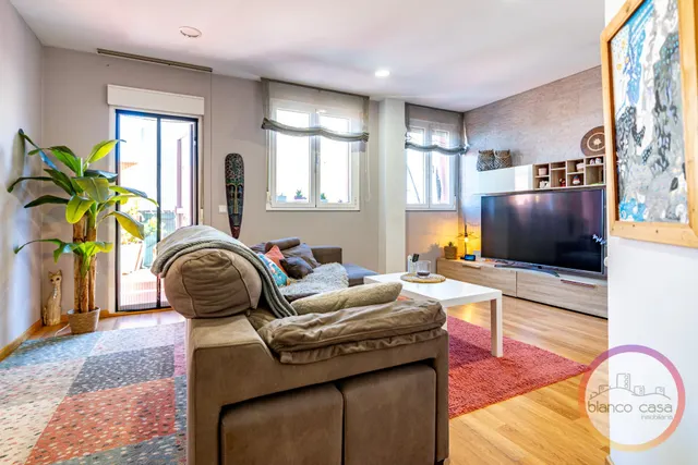 ¡ un piso con terraza de más de 25 m2, garaje y trastero en Carballo por 189.990€! — 4