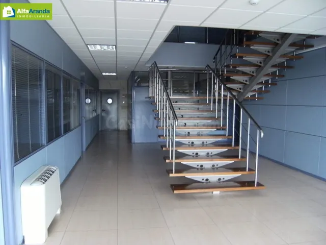 NAVE INDUSTRIAL DE 2000m2 CON AMPLIAS OFICINAS TÉCNICAS DE 7 - foto 4