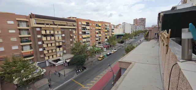 MAGNÍFICO ÁTICO CON TERRAZA Y BUENAS VISTAS EN AVENIDA JAUME - foto 2
