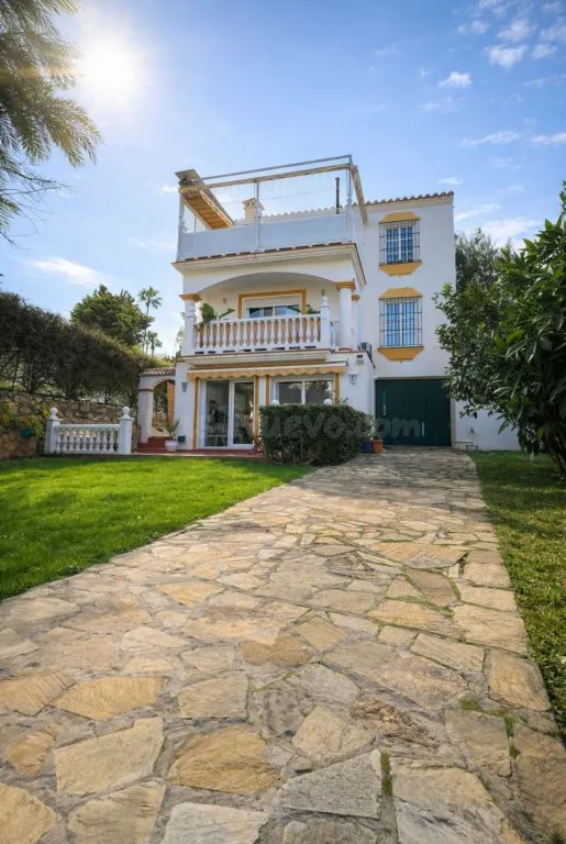 Casa-Chalet en Venta en Caleta De Vélez Málaga - foto 2