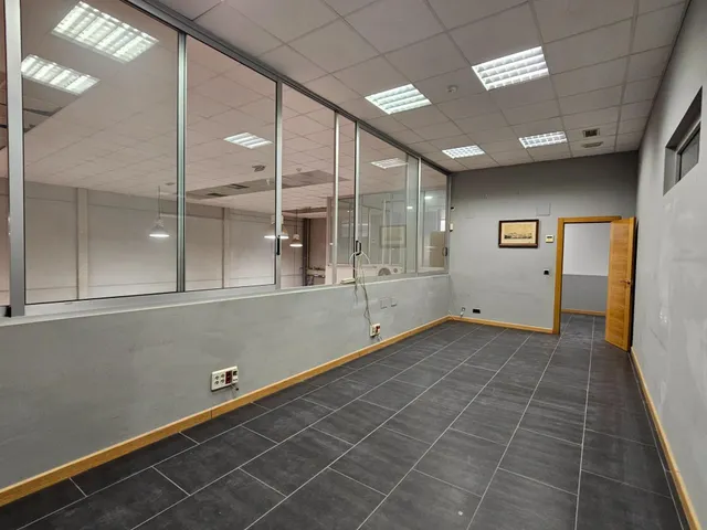 NAVE INDUSTRIAL EN ALQUILER EN POLÍGONO CANASTELL — 34