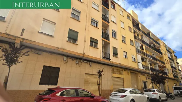 Piso de 3 dormitorios con balcón en Almàssera, cerca de Valencia — 23