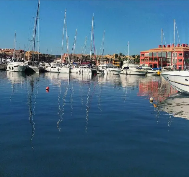 Apartamento en Alquiler en San Roque Cádiz — 28