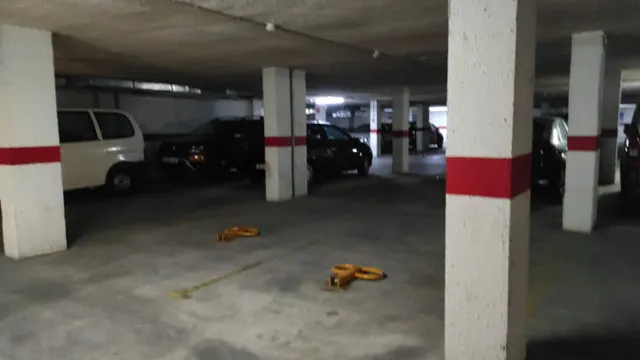 ZONA HOSPITAL ANTIGUO - EDIFICIO LA PILARICA - PLAZA DE GARAJE ABIERTA - SE VENDE — 2