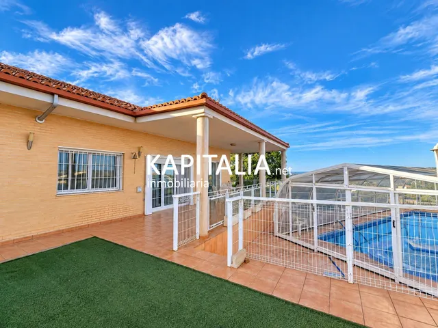 Chalet en VENTA en San Cristóbal, Alberic, con piscina privada cubierta, jardín y parcela de más de 1.000 m2 — 2
