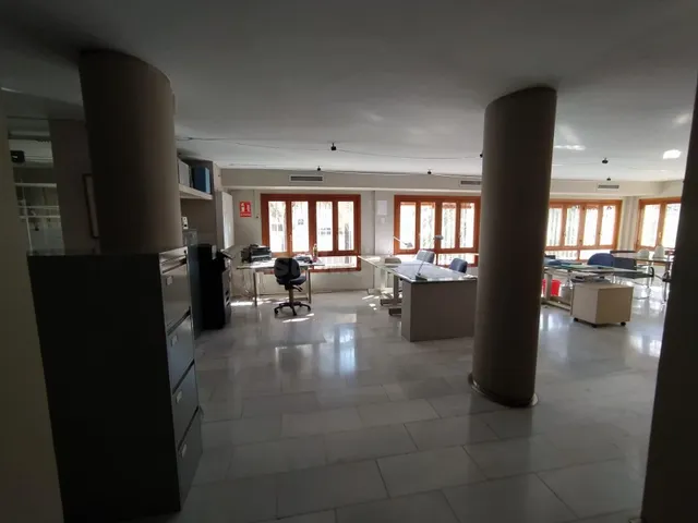 Entresuelo Comercial en el Centro de Elche - foto 3