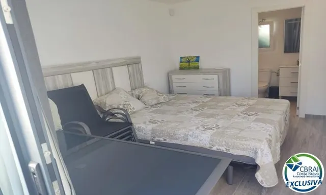 Bonita casa con piscina y apartamento para invitados y piscina. — 10