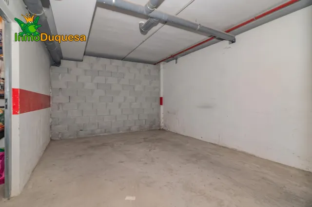 Piso de 3 Dorm. con 2 baños + APARCAMIENTO y TRASTERO — 26