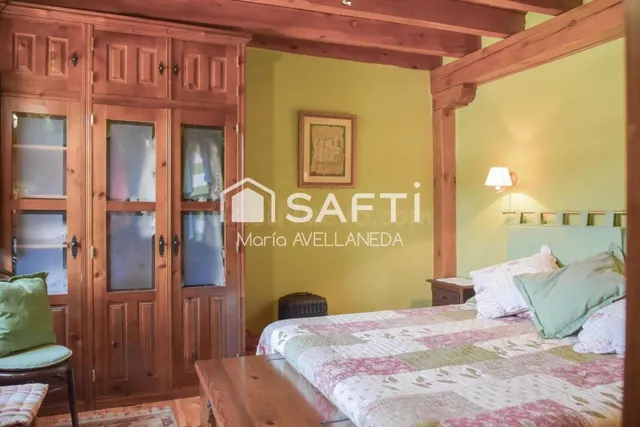 FABULOSA CASA DE PIEDRA TOTALMENTE REFORMADA — 71